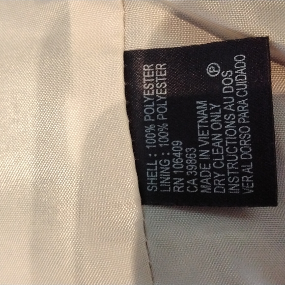 TAHARI Arthur S. Levine 2 piece skirt suit, size 12P - Picture 12 of 16